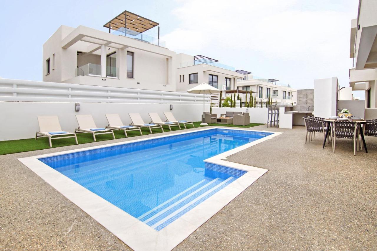 Villa Queen Alexandra โปรทาราส ภายนอก รูปภาพ